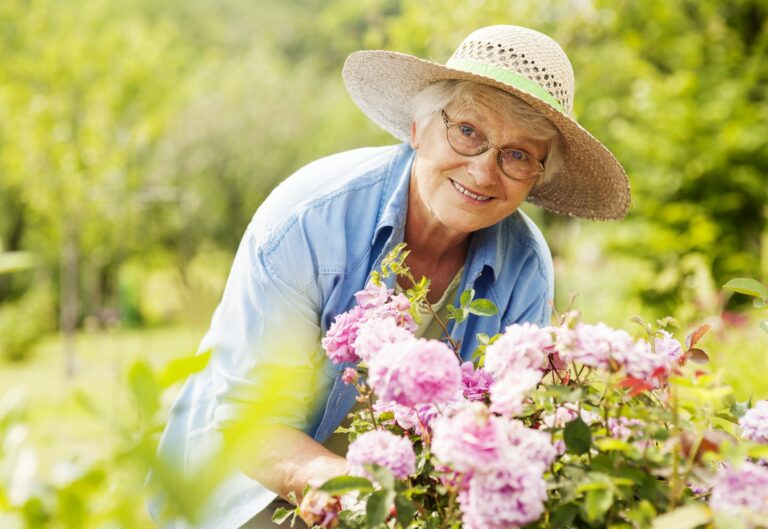 How Seniors Can Stay Safe in the Summer Heat 